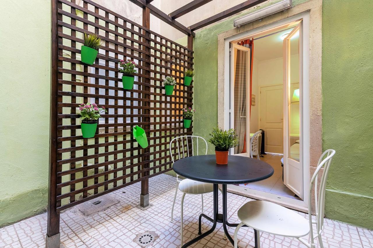Apartamento Alm- Spacious. Sunny. Patio. Quiet Area. Fast Wifi
